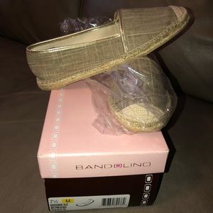 Women’s Bandolino Flats (Size 7.5M)